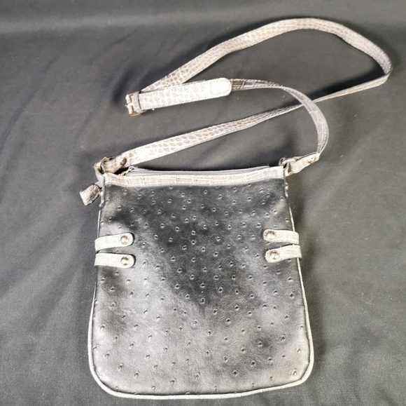Guess purse - Picture 6 of 7